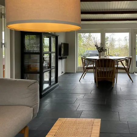 Home With Fjord View In Modern Style Semesterbostad